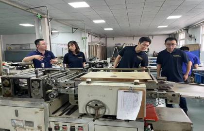 Hyundai (Jiangsu) Construction Machinery Co., Ltd. besøger Headman-fabrikken
